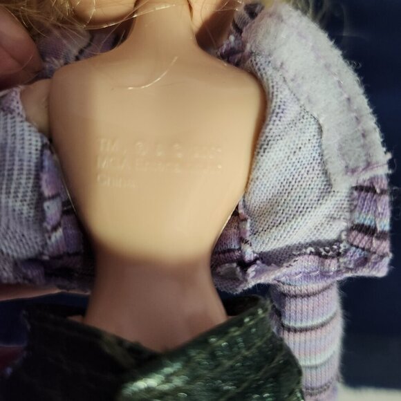 Bratz Doll 2001 Cloe Doll Blonde Hair Blue Eyes Dark Pink Lips Clothes - Picture 8 of 8